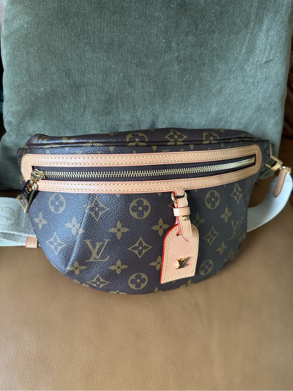 Louis Vuitton Monogram High rise bumbag - Picture 2 of 16